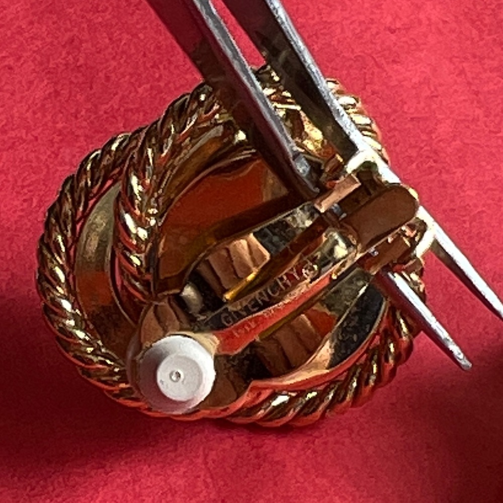 GIVENCHY Love Twist Gold Tone Earring Large Swirl Vintage 1" Clip On Authentic - Picture 6 of 13